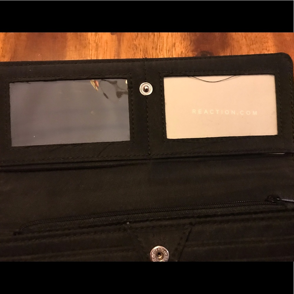 Kennith Cole Reaction Black and White Wallet - Picture 3 of 5